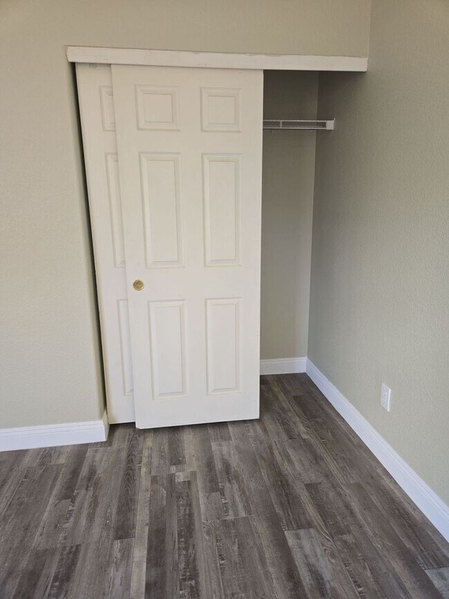 Building Photo - A Fabulous 4 Bedroom Home in Peccole Ranch