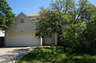 Building Photo - 2704 Vinson Ct