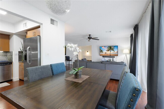 Building Photo - 8390 N Missionwood Cir