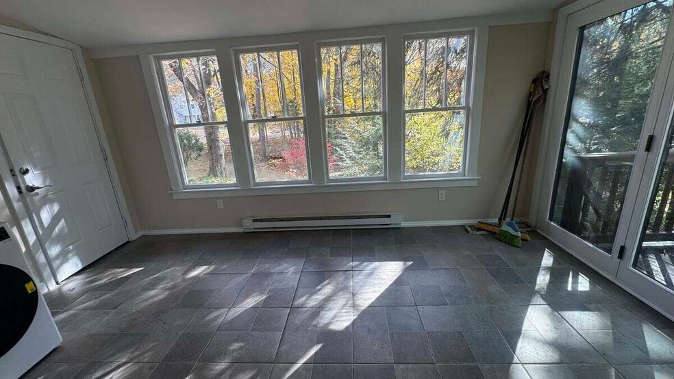 Building Photo - 34 Water Ln