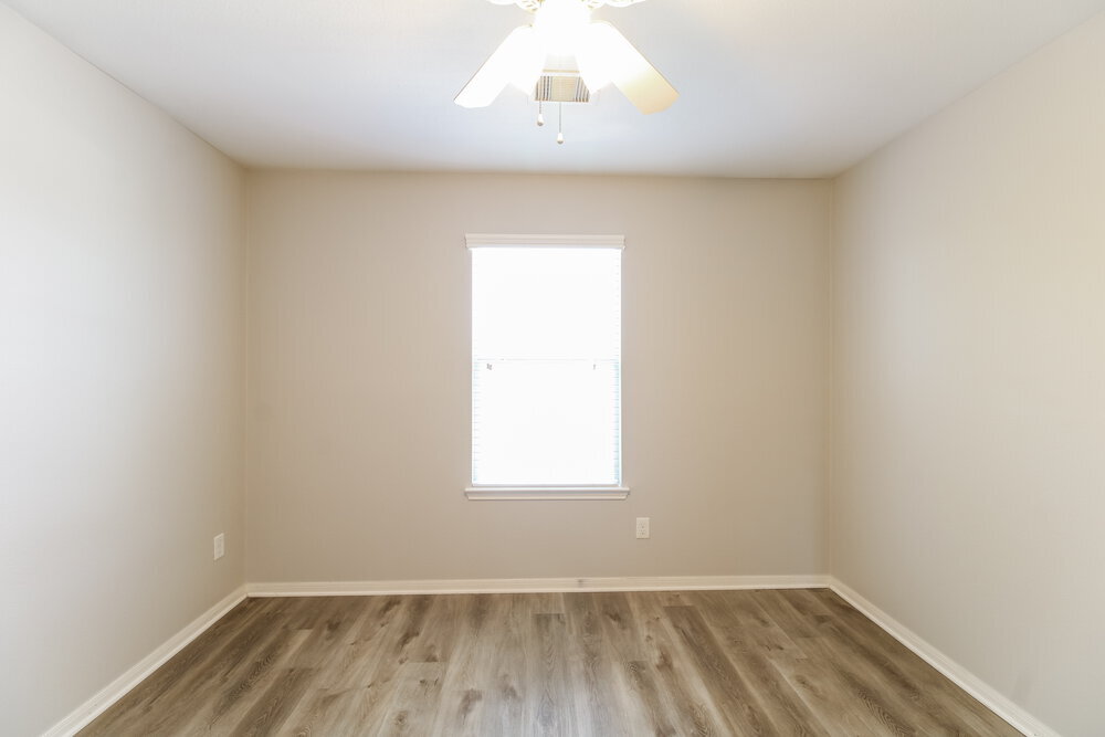 Building Photo - 11823 Princess Garden Way