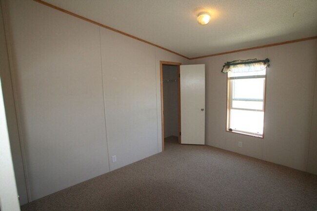 Building Photo - 2706 Cahill St