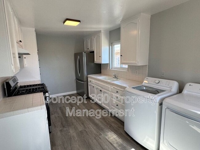 Building Photo - 23027 ARLINGTON Ave