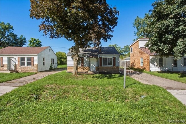 Building Photo - 2223 E Bergin Ave