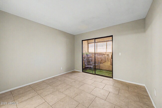 Building Photo - 3301 E Earll Dr
