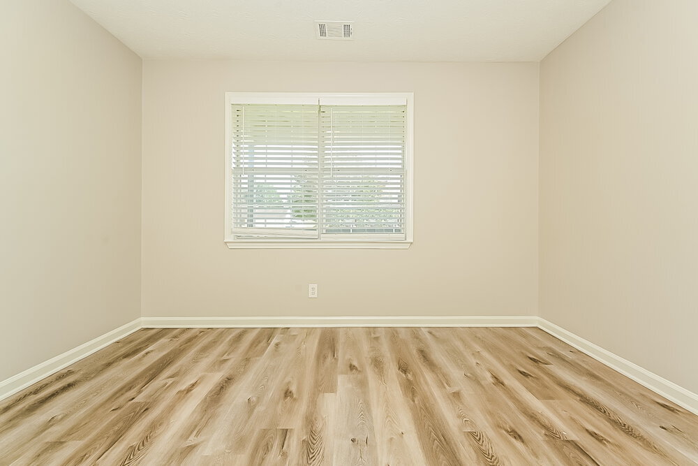 Building Photo - 221 Greenleaf Dr