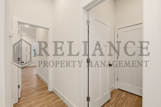Building Photo - 737 Elmwood St