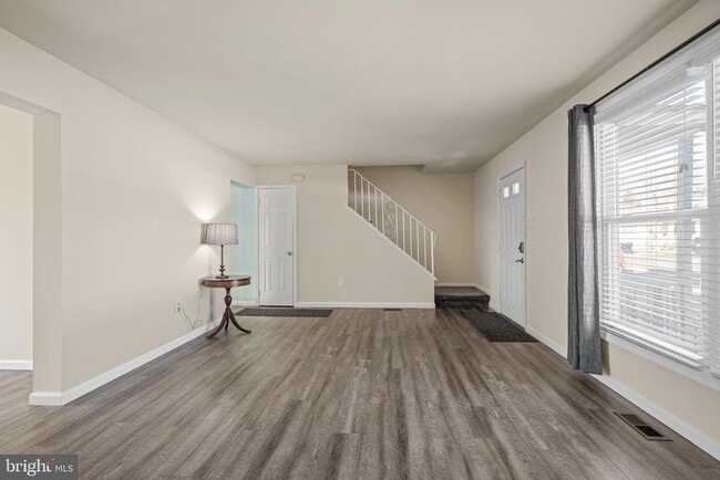 Building Photo - 143 Curtis Ave