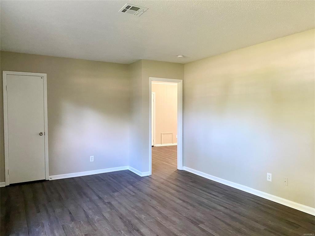 Building Photo - 306 Oakwild Dr