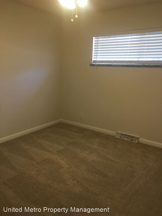 Building Photo - 3 br, 2.5 bath House - 557 Shalimar Drive