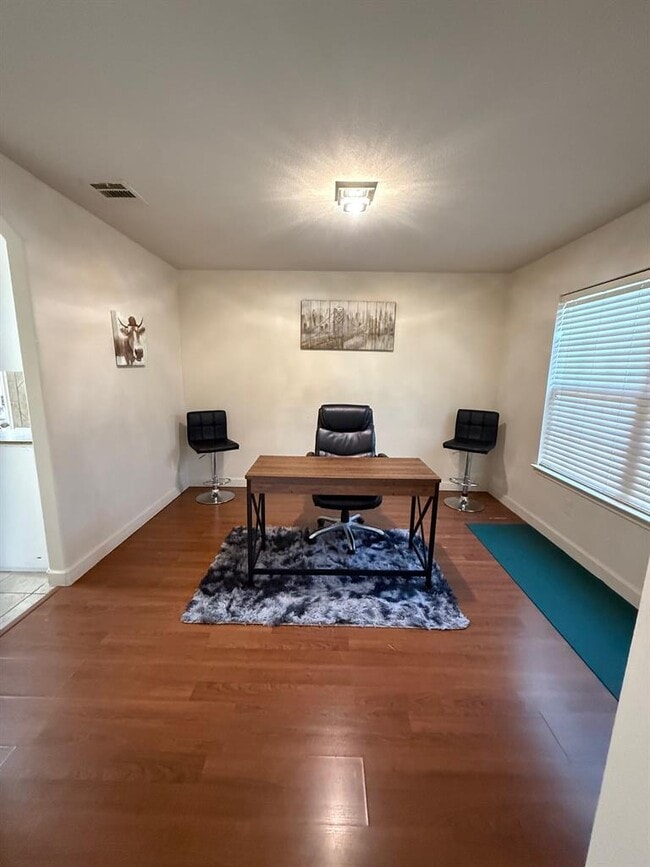 Building Photo - 168 Dolomite Dr