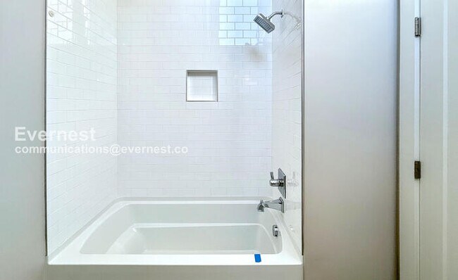 Building Photo - 220 Croleywood Ln