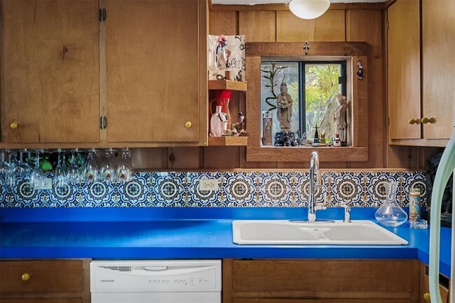 Building Photo - 16020 Pool Canyon Rd