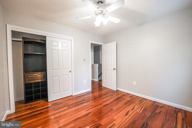 Building Photo - 4230 Avon Dr