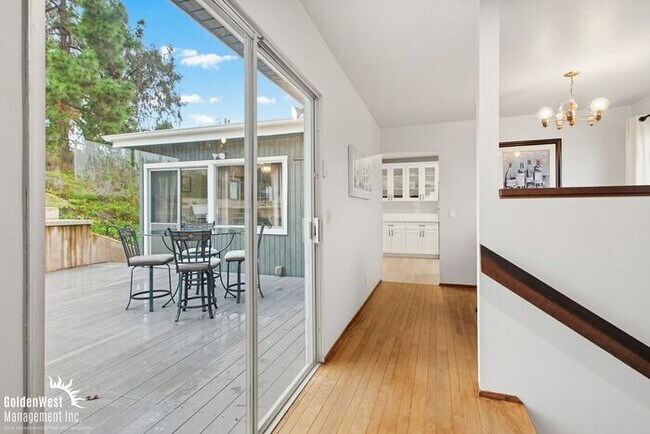 Building Photo - Beautifully Updated 3Bdm 3Ba Unfurnished Home with Views in Cardiff By the Sea!