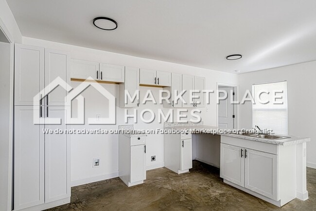 Building Photo - 3532 Christine Rd