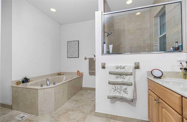 Building Photo - 15467 Gregus Ave