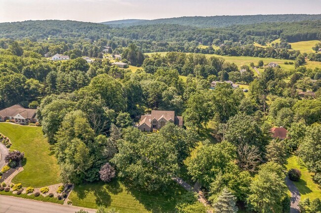 Building Photo - Spacious 5BR House in Pottstown