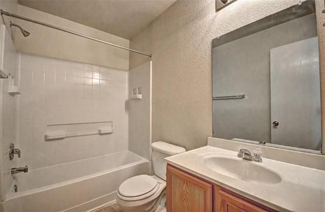 Building Photo - 637 Rosario Ln