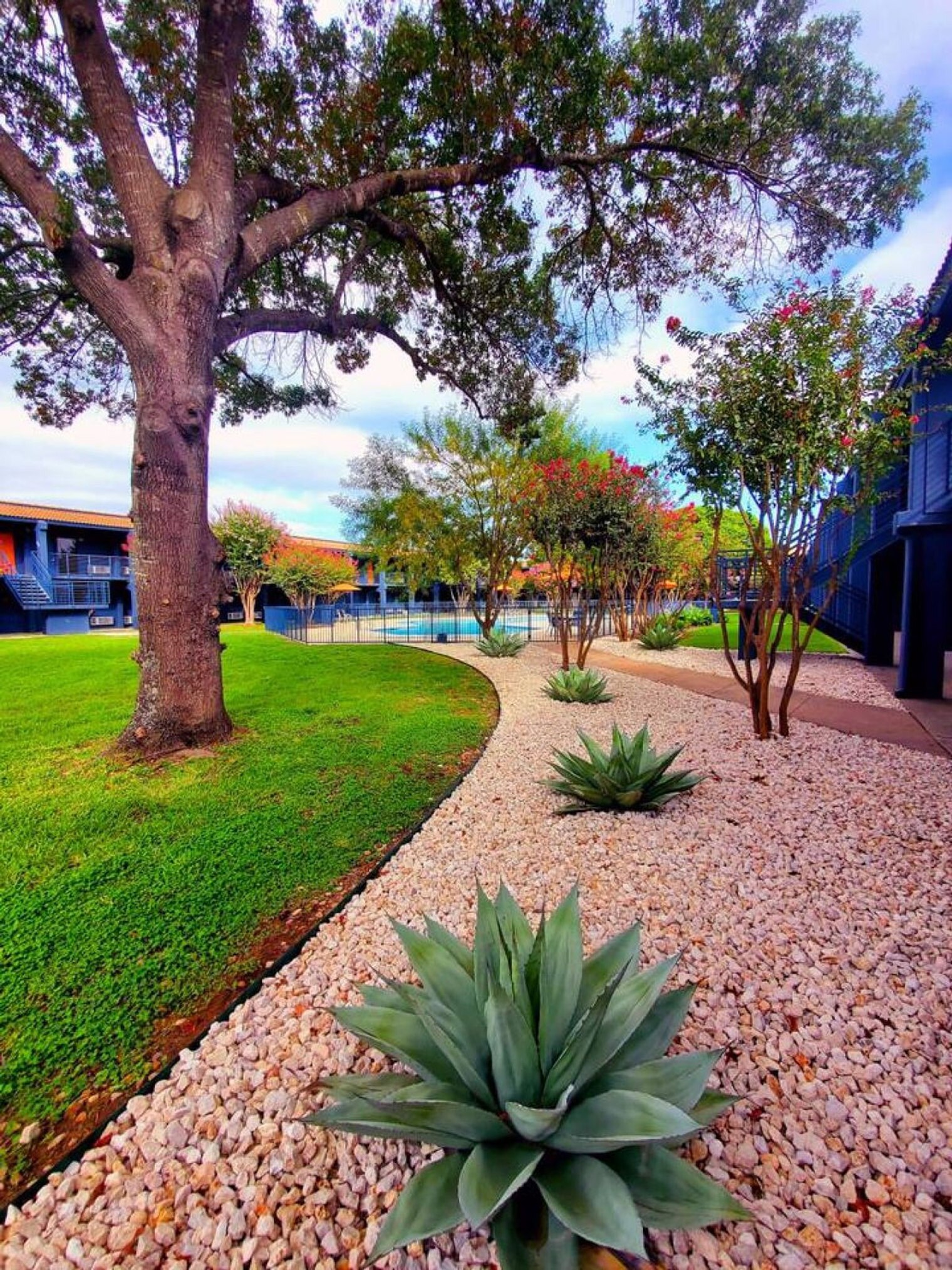 Building Photo - 824 Camino La Costa
