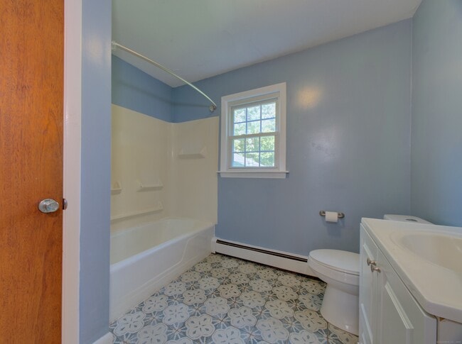 Building Photo - 24 Larchmont Terrace