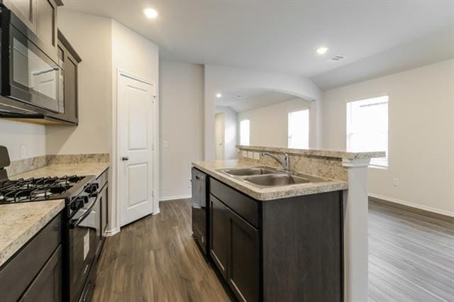 Building Photo - 512 Sussex Dr