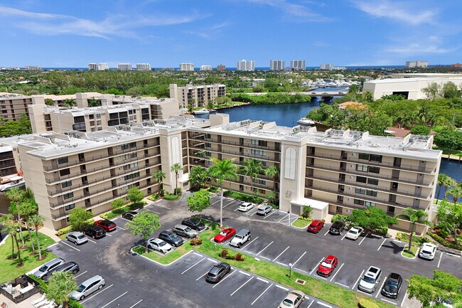 Building Photo - 12 Royal Palm Way