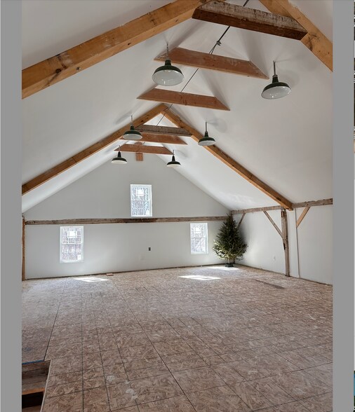 Building Photo - 1464 Newfield Rd