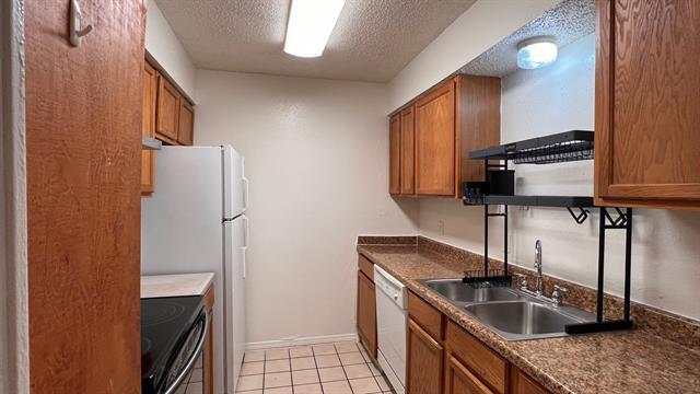 Building Photo - 2721 Petersburg Dr