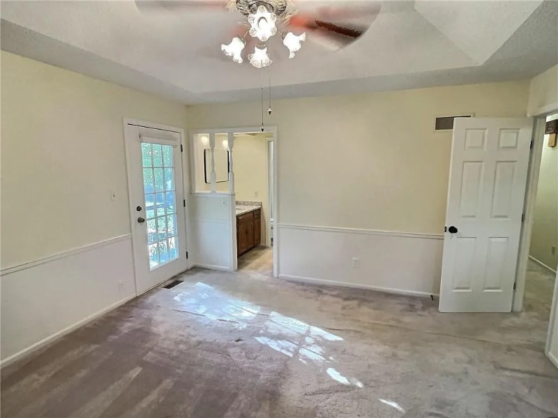 Building Photo - 1121 NE Ridgeview Dr