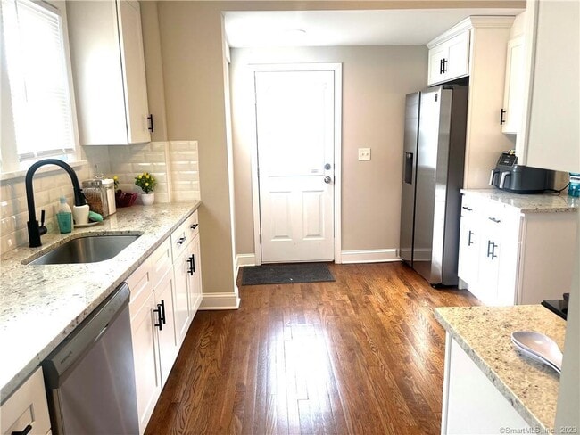 Building Photo - 231 Nichols Ave