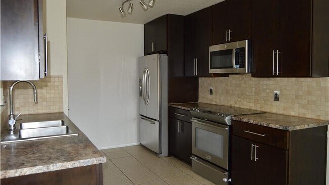 Building Photo - 1809 Herndon Dr