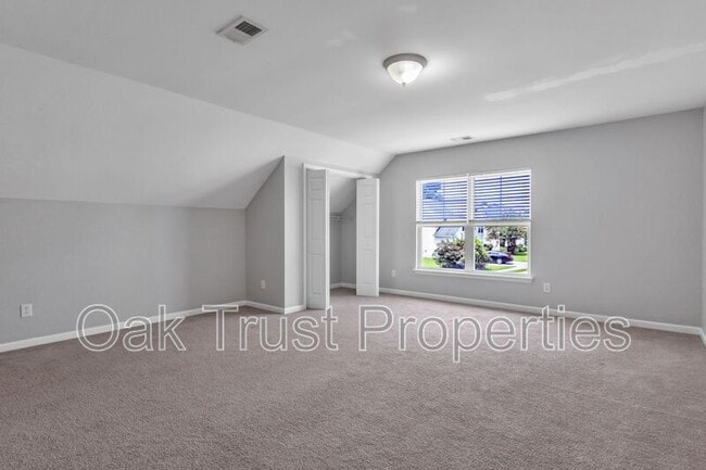 Building Photo - 438 Green Park Ln