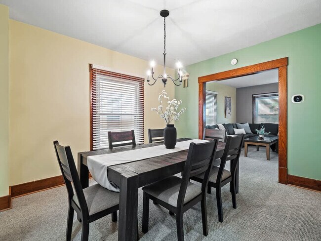 Building Photo - 681 Washington St