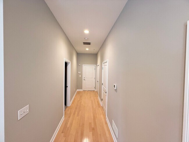 Building Photo - Indianapolis Athletic Club Condo