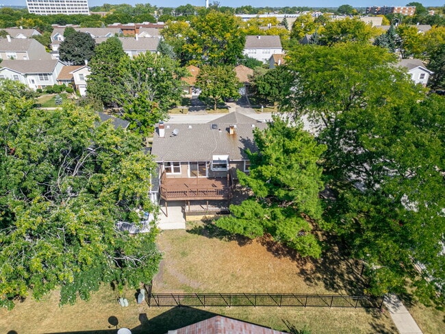 Building Photo - 147 Majestic Dr