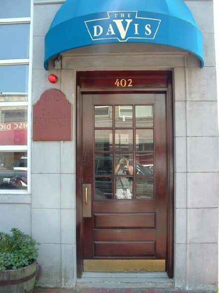 Building Photo - 402 Highland Ave