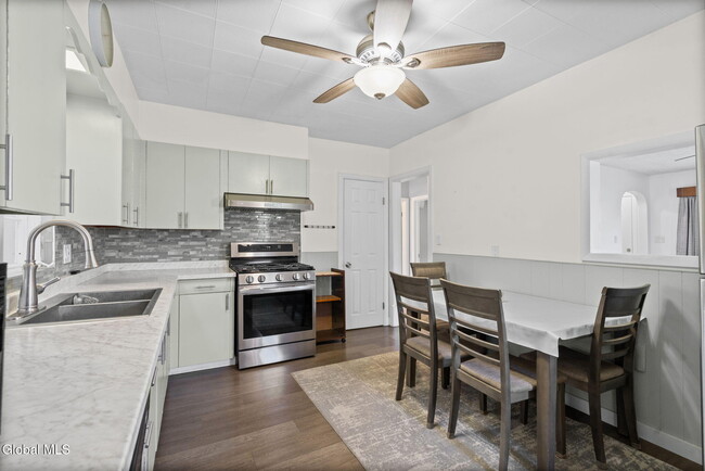 Building Photo - 234 Osborne Rd