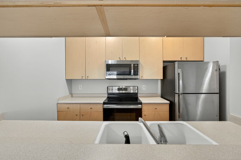 Building Photo - 1340 SE Florence Dr