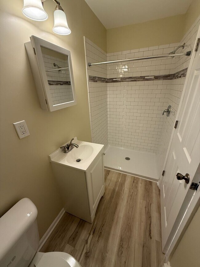 Building Photo - 2537-39 N. Weil St.