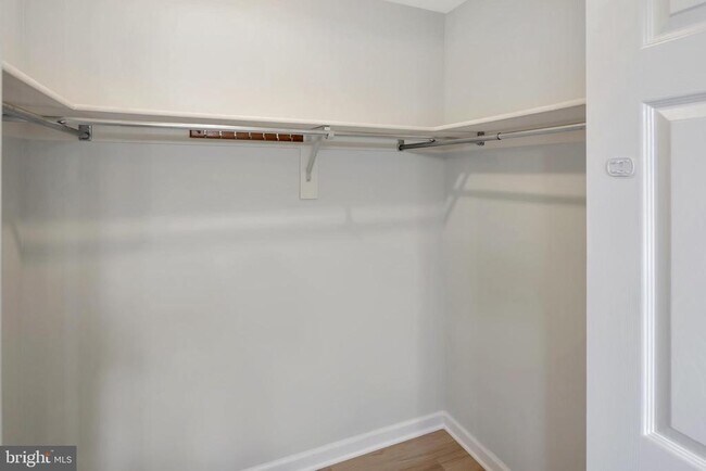 Building Photo - 12867 Mill House Ct