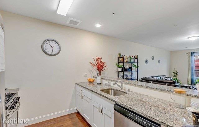 Building Photo - 1 br, 1.5 bath Condo - 90 Clinton Ave