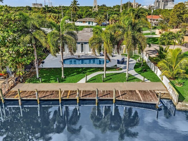 Building Photo - 4416 SW 35th Ave