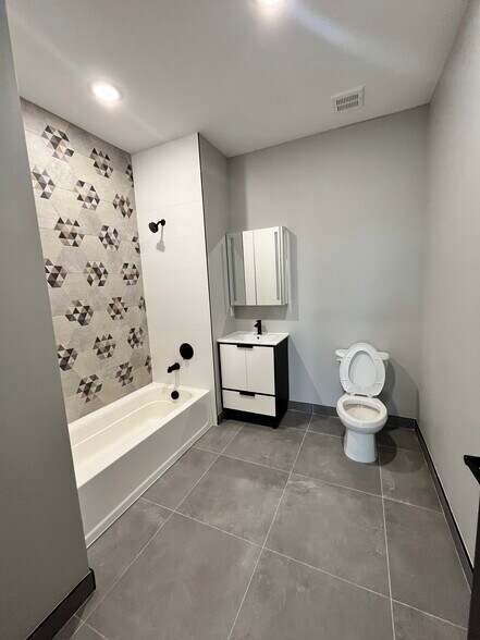 132 Mallory Ave 506 - 138 Mallory Ave