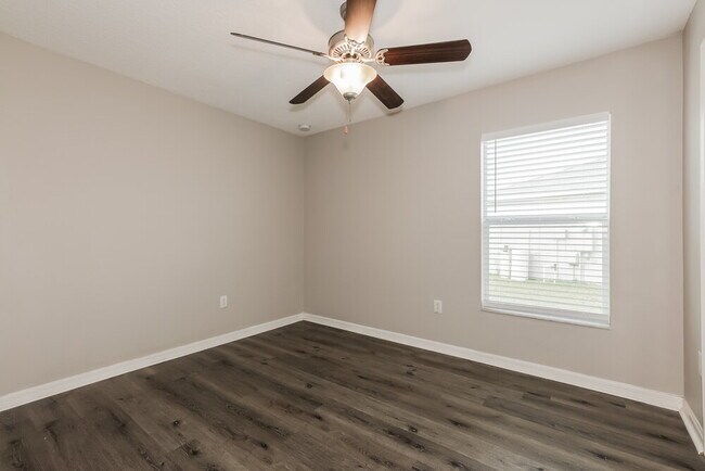 Building Photo - 6724 Trent Creek Dr