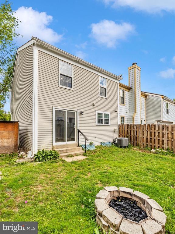 Building Photo - 13114 Thackery Pl