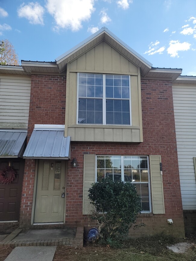 Primary Photo - 110-3 EDGEFIELD