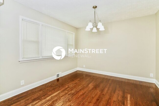 Building Photo - 4 Bedroom Pet-Friendly Home in Louisville,...