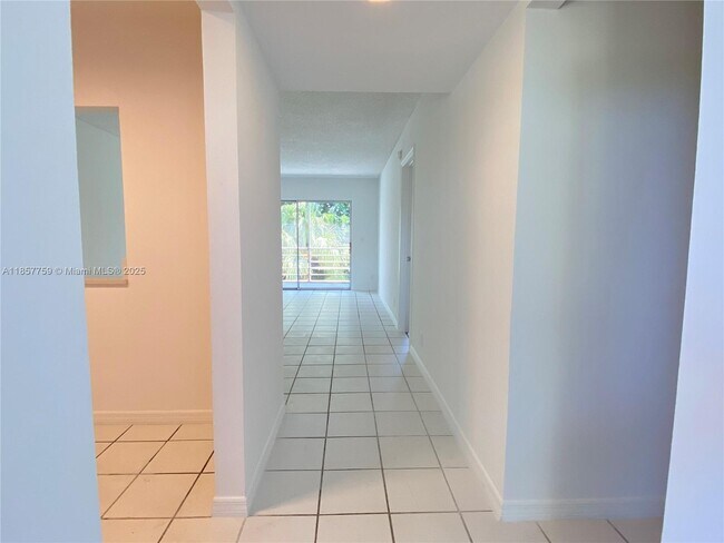 Building Photo - 1638 Embassy Dr