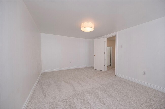 Building Photo - 274 38th St